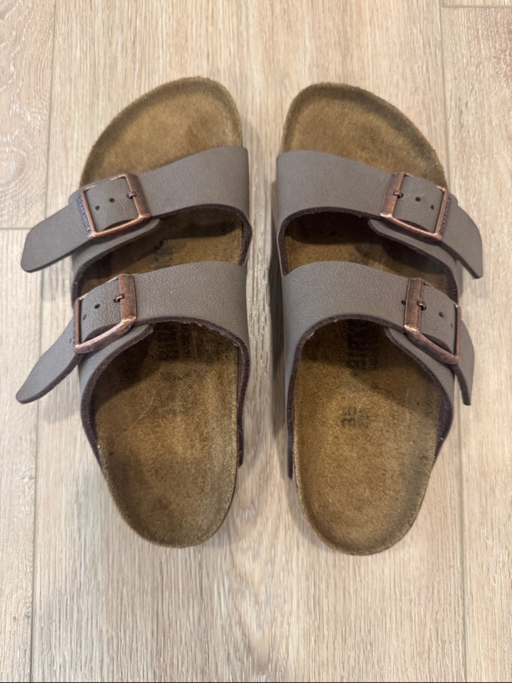 Birkenstock Unisex Arizona Sandal in Gray